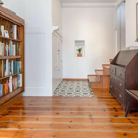 Spacious With Seaview In Vila