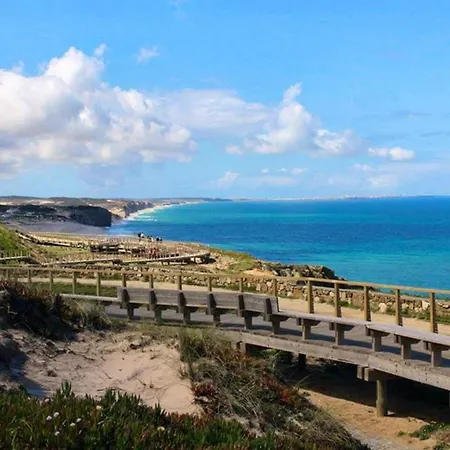 Vila Spacious With Seaview In Foz do Arelho
