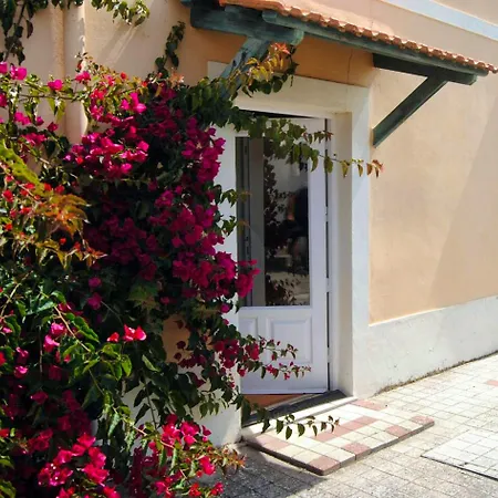 Spacious With Seaview In Vila